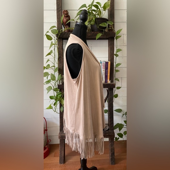 Pink Rose: Tan Vest with Fringed Trim - Picture 12 of 17